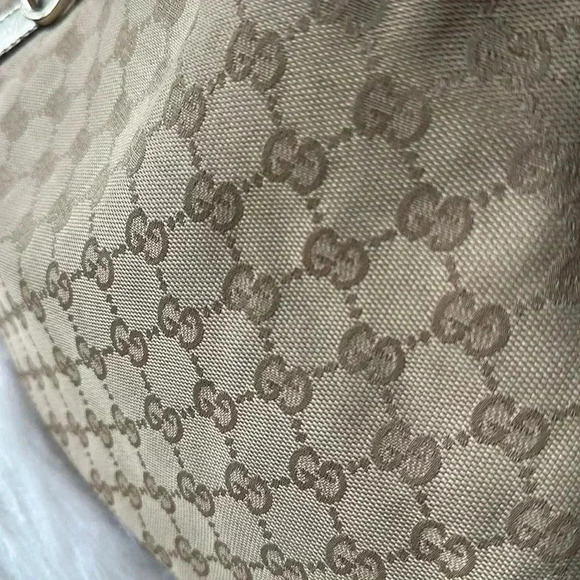 Authentic GUCCI shoulder Bag - Picture 2 of 5